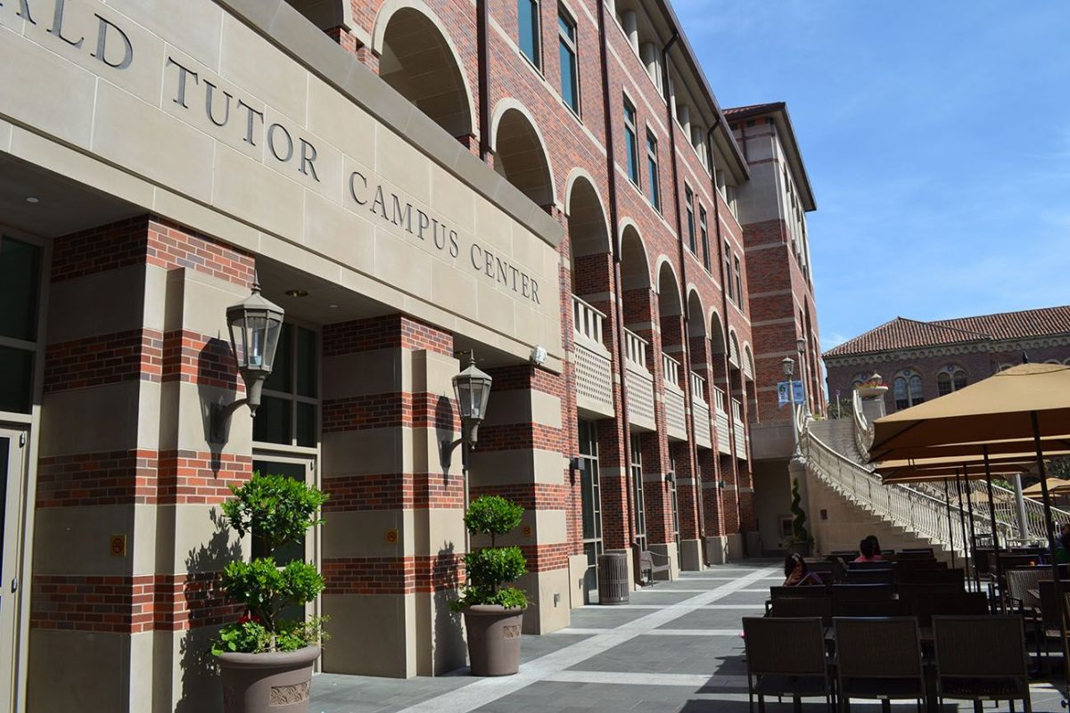 R.Tutor.USC.4.18.12 014