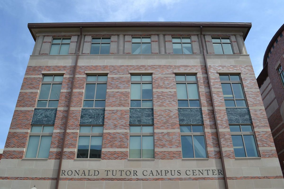 R.Tutor.USC.4.18.12 107